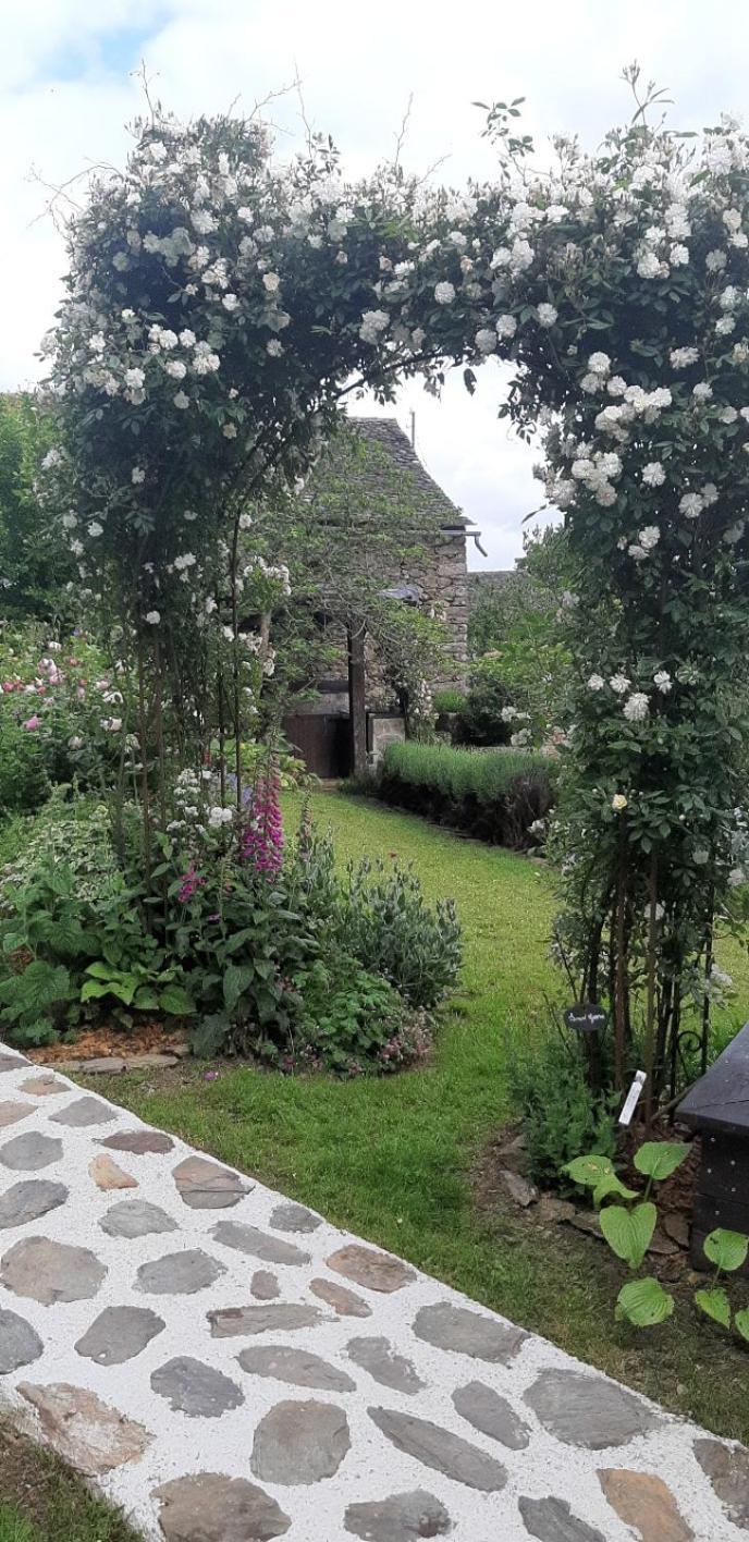 Bed and Breakfast Louradou-Sur-Ciel Jouqueviel Exterior foto